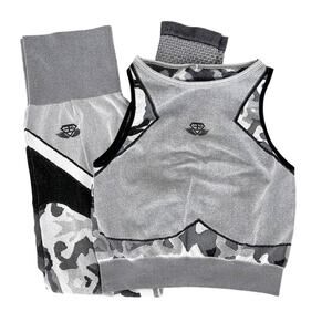 Engineered Life Gray Camo Gym Gear Top & Legging Set - Like New